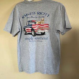 •NWOT SIMPLY SOUTHERN TEE•